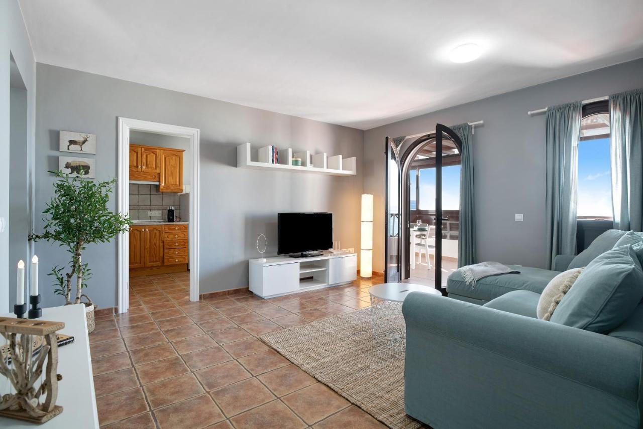 Apartamentos La Estrella III Playa Blanca  Exteriör bild