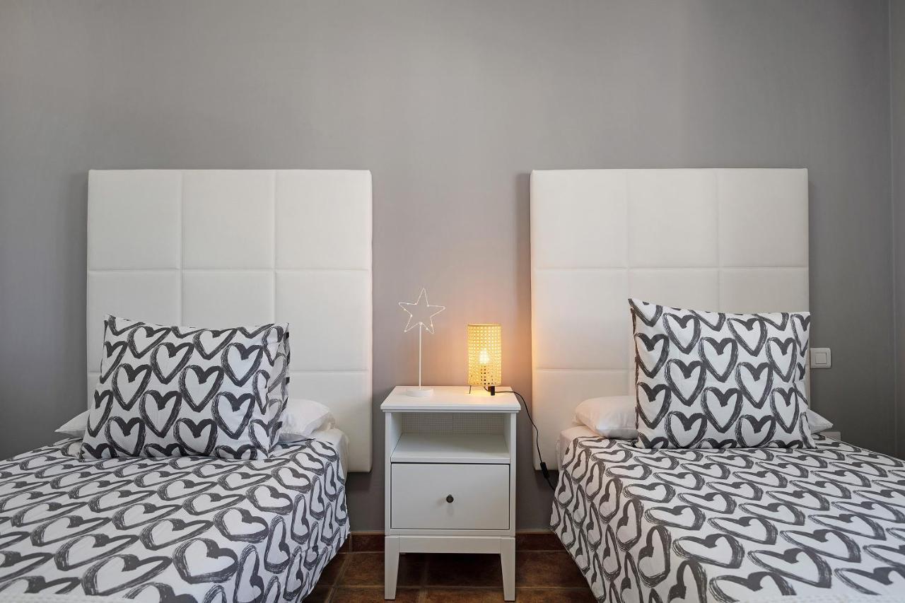 Apartamentos La Estrella III Playa Blanca  Exteriör bild